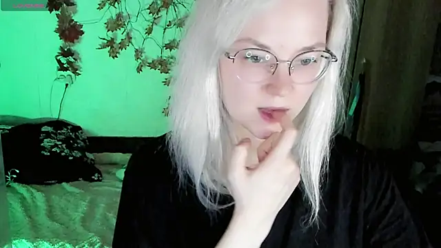 HoneyDazzle online show from November 7, 7:36 pm