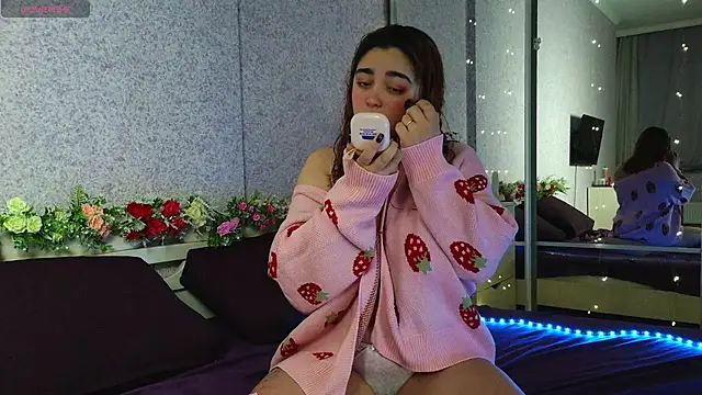 Snapshot of _Mary_Me chatting on November 28, 7:49 pm Mary Me online show from November 28, 7:49 pm