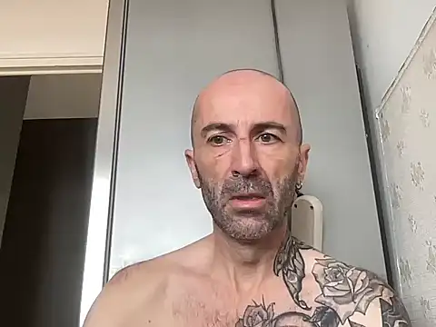 Snapshot of slave44nantes chatting on December 2, 1:28 pm slave44nantes online show from December 2, 1:28 pm