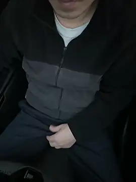 Snapshot of yichengm chatting on November 8, 10:04 am yichengm online show from November 8, 10:04 am