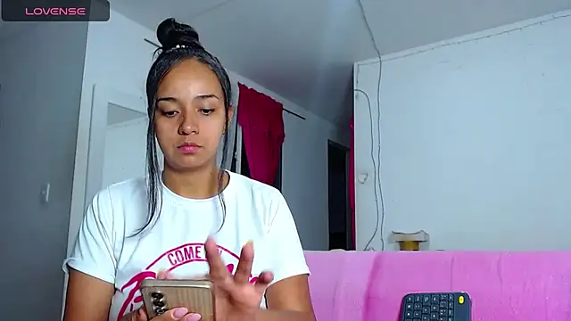 Snapshot of Kendall_honea chatting on July 22, 7:33 am Kendall honea online show from July 22, 7:33 am