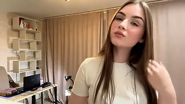 Snapshot of RinaModel chatting on October 6, 6:05 pm RinaModel online show from October 6, 6:05 pm