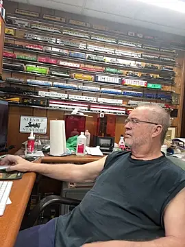 Jcaspen online show from April 25, 1:14 pm