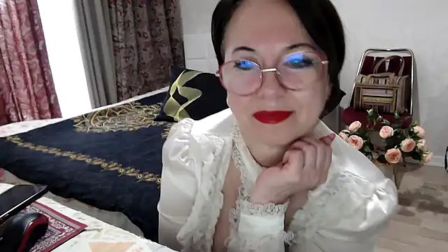 Snapshot of Arisa5000 chatting on May 5, 6:54 am Arisa5000 online show from May 5, 6:54 am