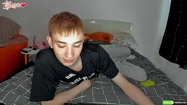 Snapshot of felixcurt69 chatting on May 19, 8:42 am felixcurt69 online show from May 19, 8:42 am