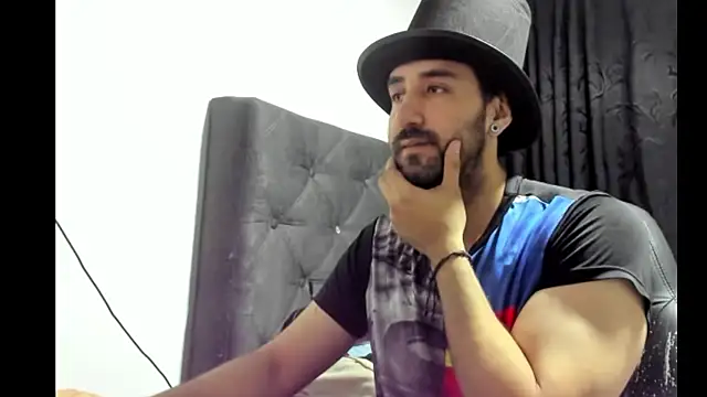 Snapshot of coolfriki chatting on November 1, 2:46 am coolfriki online show from November 1, 2:46 am