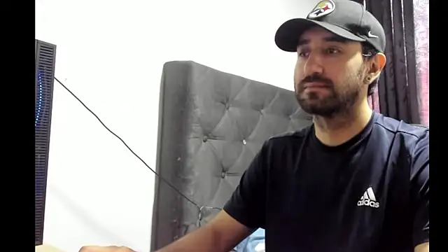 Snapshot of coolfriki chatting on November 1, 2:52 pm coolfriki online show from November 1, 2:52 pm