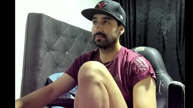 Snapshot of coolfriki chatting on November 4, 6:56 am coolfriki online show from November 4, 6:56 am