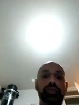 Snapshot of T1T012 chatting on January 6, 10:23 pm T1T012 online show from January 6, 10:23 pm