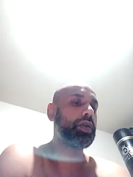 Snapshot of T1T012 chatting on February 2, 4:44 am T1T012 online show from February 2, 4:44 am