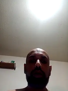 Snapshot of T1T012 chatting on February 16, 2:18 am T1T012 online show from February 16, 2:18 am