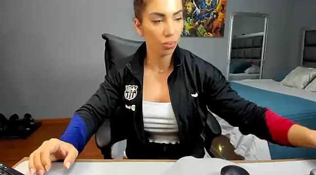 Alesyamuscledollxh online show from January 18, 8:09 pm