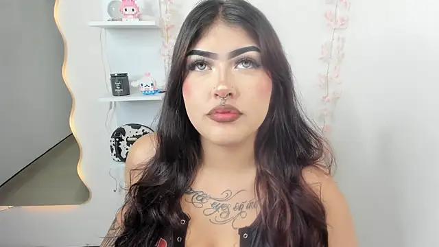 Snapshot of hollycute__ chatting on July 18, 10:57 pm hollycute online show from July 18, 10:57 pm