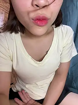 Snapshot of Lyly69699 chatting on March 8, 5:22 am Lyly69699 online show from March 8, 5:22 am