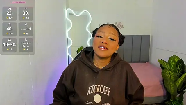 THIANA TAY online show from October 18, 3:09 am