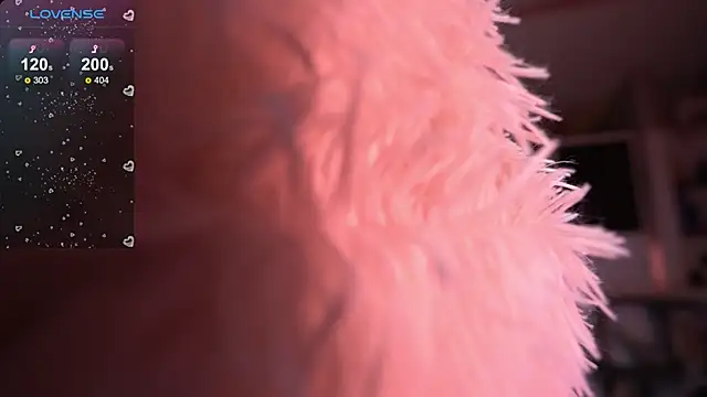 Snapshot of _favdream chatting on December 4, 4:44 am favdream online show from December 4, 4:44 am