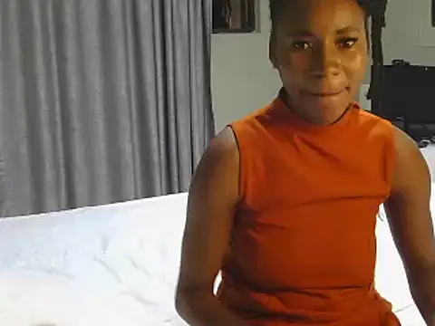 petite queenx online show from December 18, 7:36 am