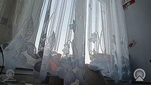 Snapshot of Melorini chatting on February 4, 2:50 am Melorini online show from February 4, 2:50 am