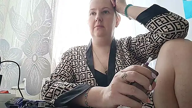 Snapshot of Melorini chatting on February 20, 3:36 am Melorini online show from February 20, 3:36 am