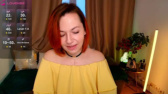 Snapshot of Serena_Foxxx chatting on November 18, 2:28 am Serena Foxxx online show from November 18, 2:28 am