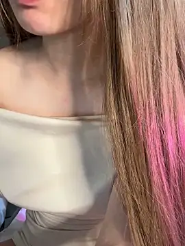 Snapshot of Beyeuuu chatting on February 8, 10:51 am Beyeuuu online show from February 8, 10:51 am