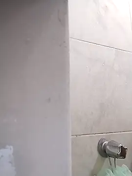 Snapshot of Lollysmile26 chatting on October 21, 1:06 am Lollysmile26 online show from October 21, 1:06 am