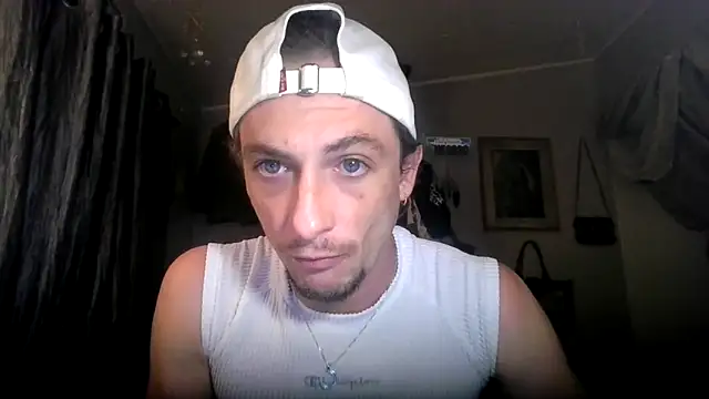 Snapshot of Dubbsssss chatting on May 16, 8:00 am Dubbsssss online show from May 16, 8:00 am