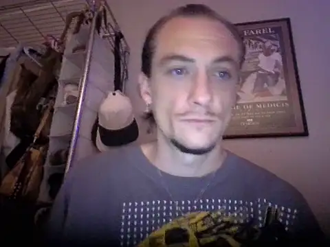 Snapshot of Dubbsssss chatting on July 6, 8:00 am Dubbsssss online show from July 6, 8:00 am