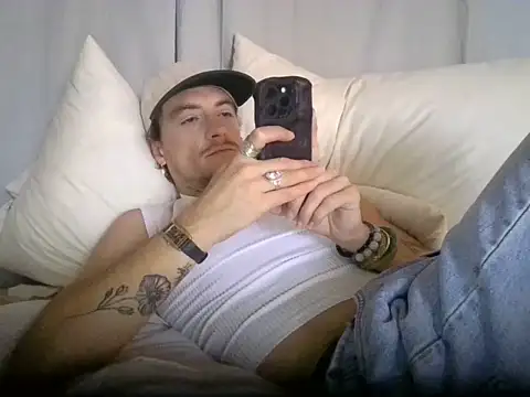 Snapshot of Dubbsssss chatting on July 14, 4:45 pm Dubbsssss online show from July 14, 4:45 pm