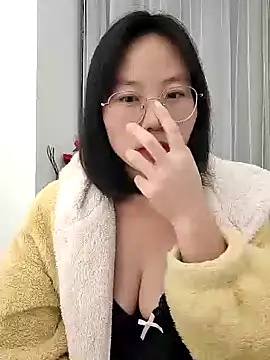 nini10052025 online show from October 28, 1:36 pm