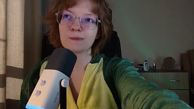 emymayy online show from March 18, 12:52 pm