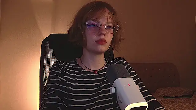 emymayy online show from June 19, 3:49 pm