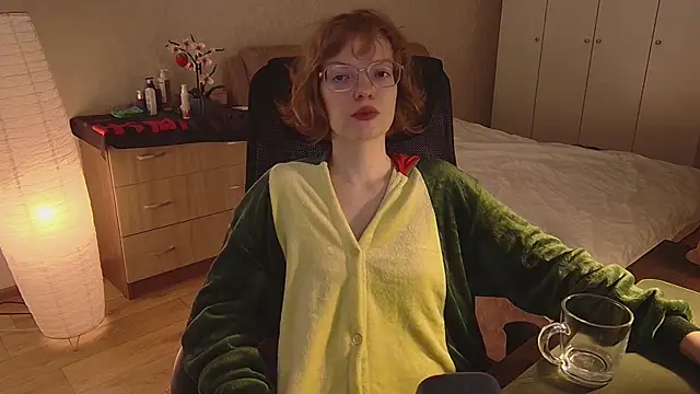 emymayy online show from August 5, 12:41 pm