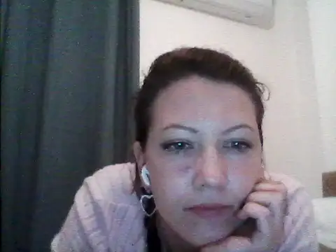 Snapshot of Karivane chatting on March 6, 10:39 pm Karivane online show from March 6, 10:39 pm