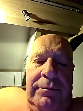 Snapshot of rudy-kralik chatting on February 13, 7:15 am rudy-kralik online show from February 13, 7:15 am