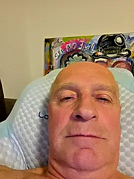 Snapshot of rudy-kralik chatting on February 24, 9:57 pm rudy-kralik online show from February 24, 9:57 pm