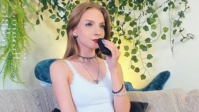 Snapshot of Golden_dawn chatting on July 24, 7:50 am Golden dawn online show from July 24, 7:50 am