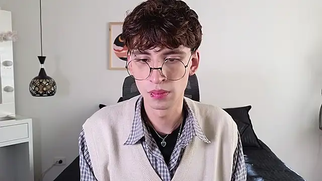 demianmoon online show from October 15, 12:38 pm
