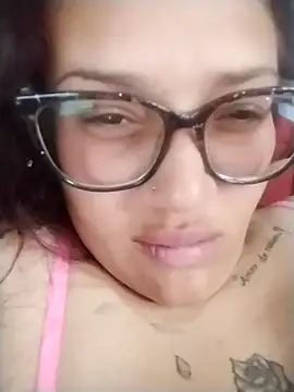 Snapshot of danita912 chatting on October 23, 7:01 pm danita912 online show from October 23, 7:01 pm