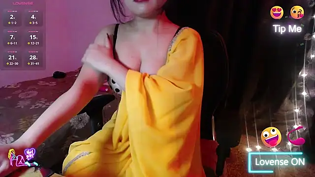 Snapshot of Hot_Hazel chatting on July 31, 5:34 pm Hot Hazel online show from July 31, 5:34 pm