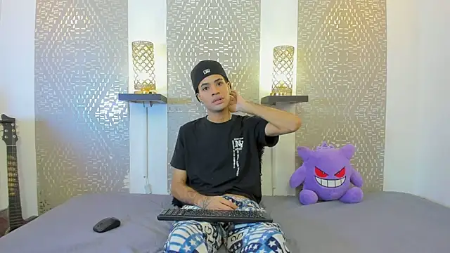 JacobBlackwell  online show from December 16, 7:30 pm