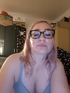 Snapshot of vivonivo chatting on October 15, 8:09 pm vivonivo online show from October 15, 8:09 pm