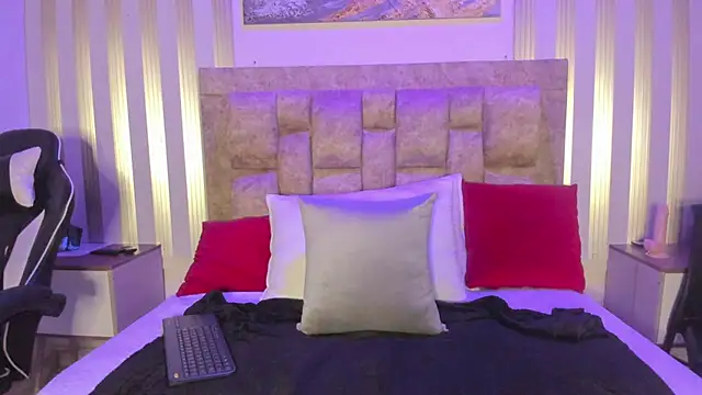 Snapshot of celeste_collins_ chatting on October 28, 12:09 pm celeste collins online show from October 28, 12:09 pm