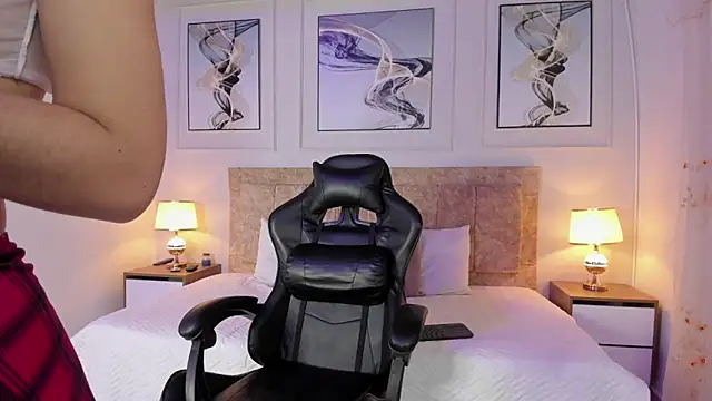 Snapshot of celeste_collins_ chatting on December 3, 11:41 am celeste collins online show from December 3, 11:41 am