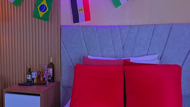 Snapshot of celeste_collins_ chatting on June 21, 6:27 am celeste collins online show from June 21, 6:27 am