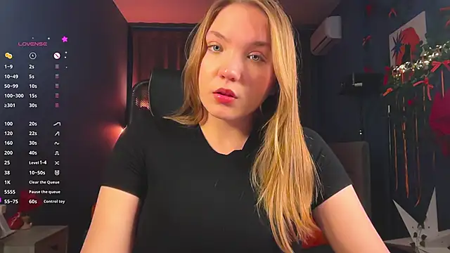 Snapshot of RebeccaEglitis chatting on May 7, 5:29 pm RebeccaEglitis online show from May 7, 5:29 pm