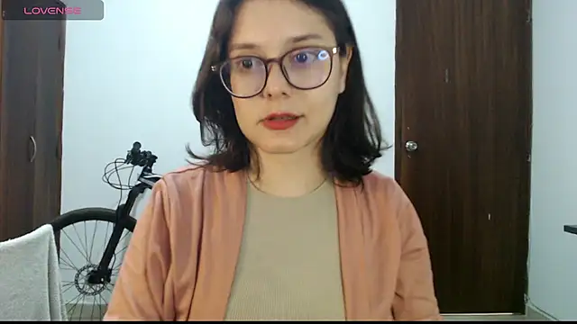 CarlaLorez online show from October 23, 1:05 am