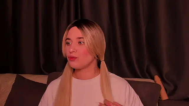 ShyBunny1 online show from October 15, 6:41 pm
