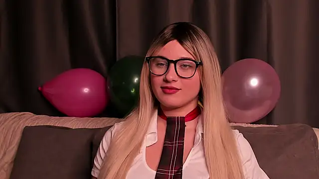 ShyBunny1 online show from October 21, 7:36 pm