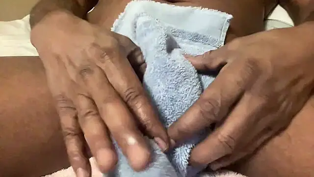 Snapshot of Sixmill1 chatting on November 3, 5:09 am Sixmill1 online show from November 3, 5:09 am